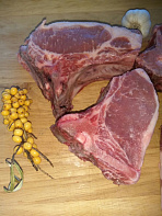 Корейка вольерного кабана на кости