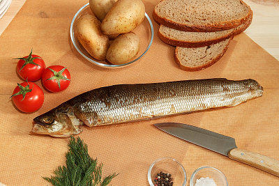 Превью Спинка чира холодного копчения без головы в/у